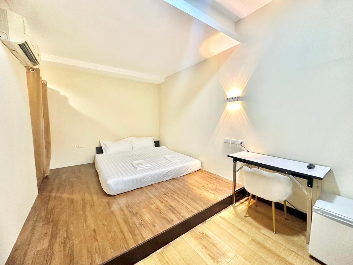 Abc So Hotel Бангкок Номер фото